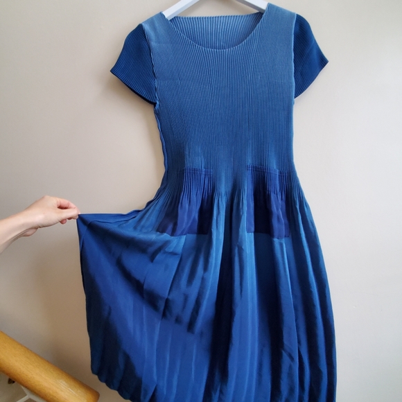 One size fits all stretchy dress, blue very flowy airy summer dress - Picture 4 of 6